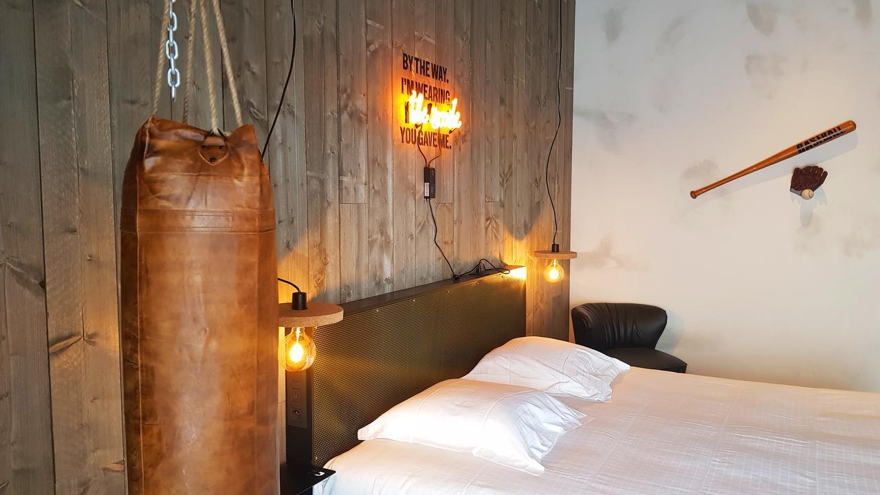 Upstairs Hotel Ostende